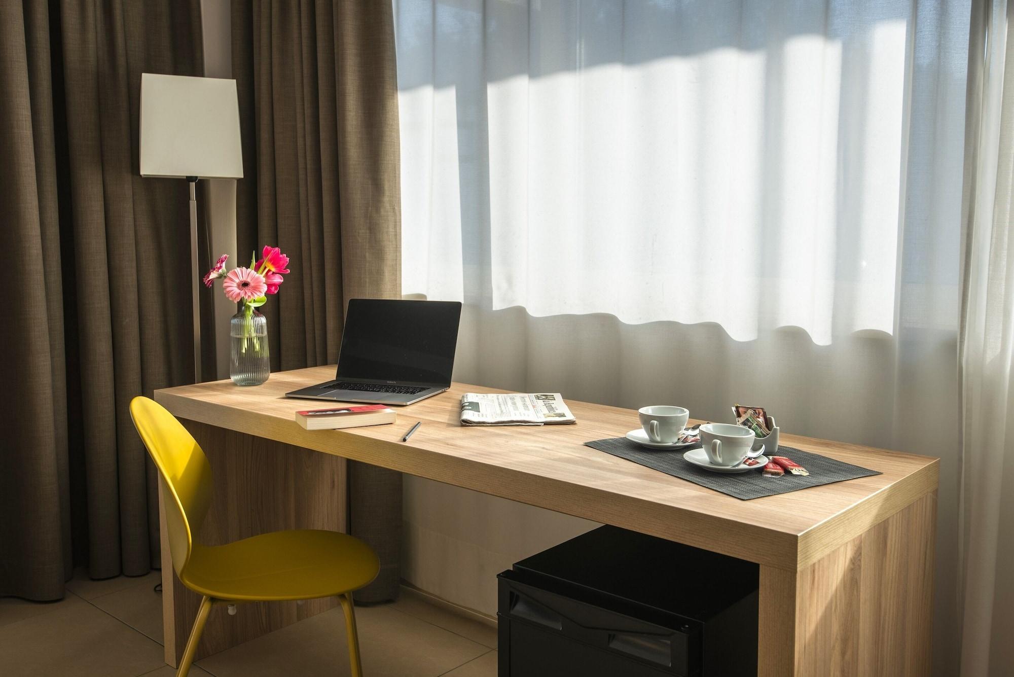 Hotel Dimorae Rooms And Suites - Apartments Civitanova Marche Exterior photo